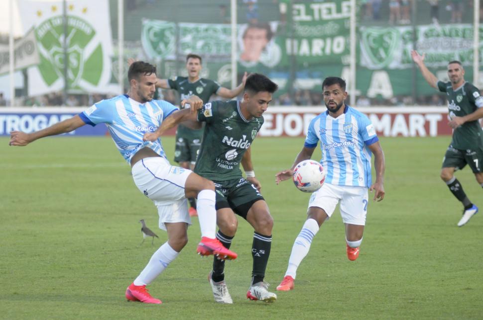 CUMPLIÓ. De los refuerzos que jugaron, Garay es el que mejor rendimiento tuvo.  facundo grecco especial para la gaceta 