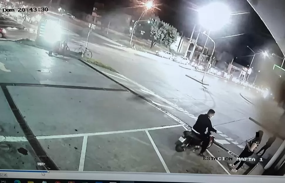 PRUEBA. El acusado en el momento que se encuentra con la víctima.  