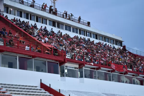 Dimes y diretes: San Martín, el aforo y el cruce entre un intendente y un senador