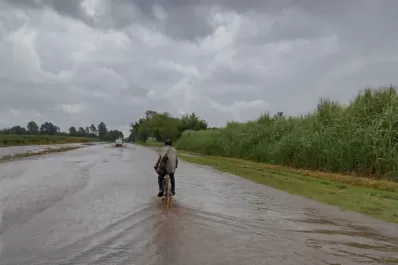 Se inundaron 10 familias en el sur de la provincia por una reja que tapó el desagüe