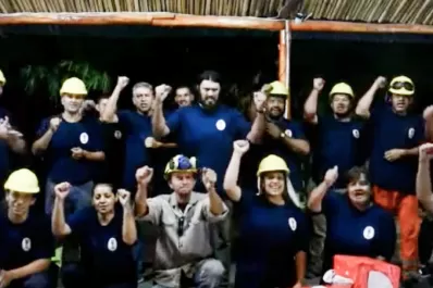 “Ahora tendremos una autobomba”: la emoción de los bomberos por la donación de Santi Maratea