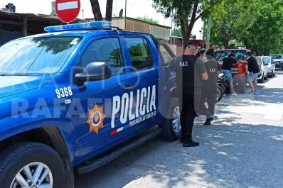 En Rosario, una viuda negra lo engañó en un motel; le robó plata y el auto