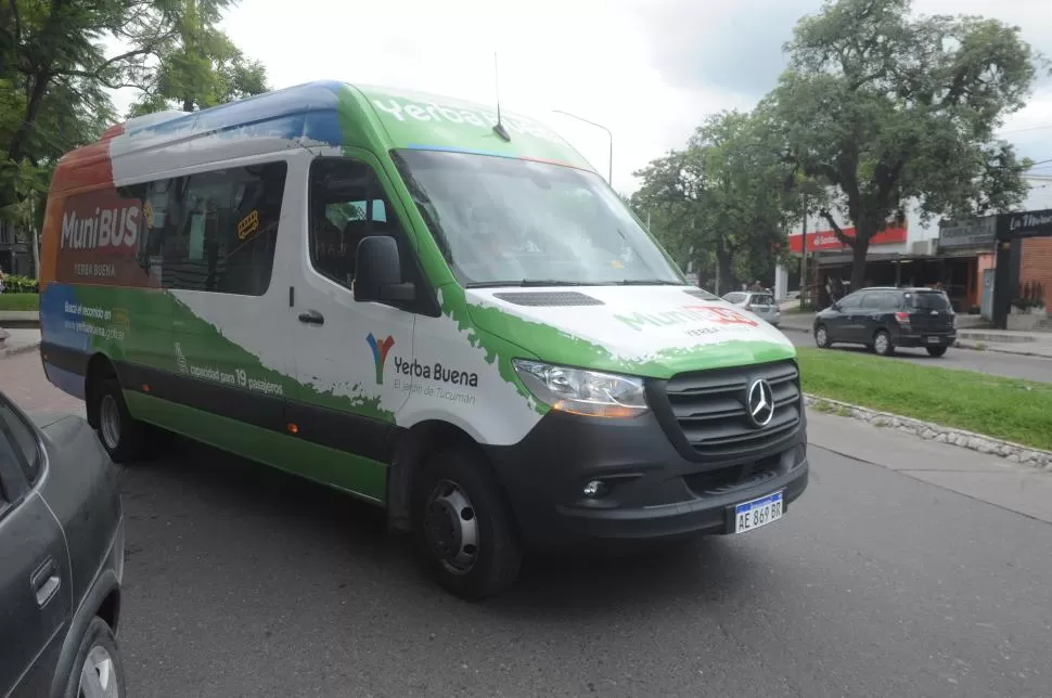 SERVICIO URBANO. Dos minibuses con capacidad para 25 pasajeros recorren desde la semana pasada la ciudad para conectar las zonas norte y sur. 