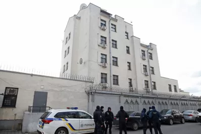 Rusia comenzó a evacuar a su personal diplomático de Ucrania