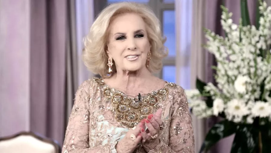 En el día de su cumpleaños, Mirtha Legrand felicitó y defendió a Santi Maratea