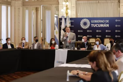 Tucumán: Jaldo supervisó los avances del plan integral de reparación de escuelas
