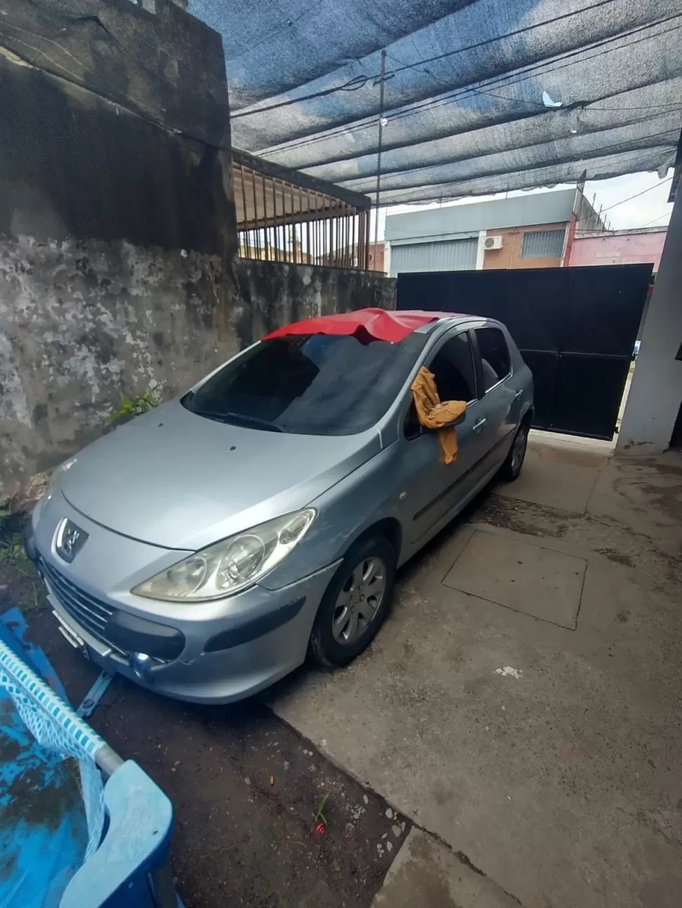 SECUESTRADO. El vehículo que fue utilizado en el robo del martes.  