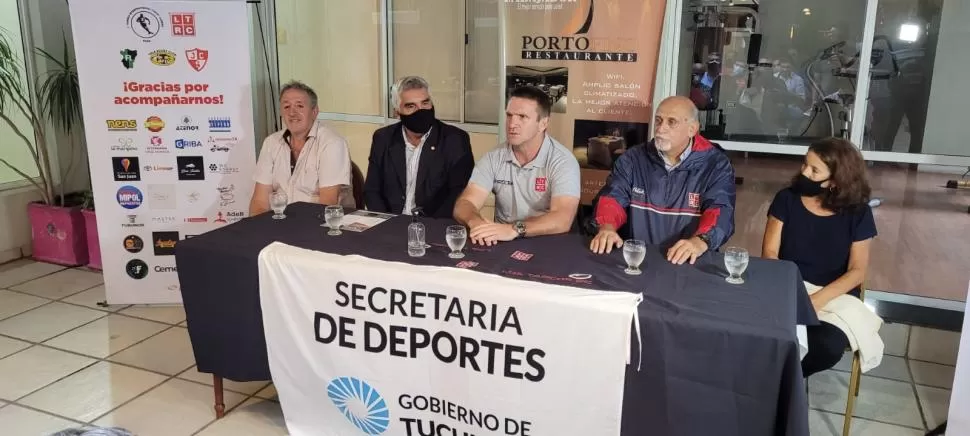 PRESENTACIÓN. De izquierda a derecha: Marcelo Corbalán Costilla, José Banegas, Marcelo Pasqualini, Marcelo Ricci y María Raquel Usandivaras, durante la conferencia realizada en el Hotel Embajador. LA GACETA / FOTO DE INÉS QUINTEROS ORIO