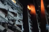 Video: Un edificio residencial quedó destruido en Kiev