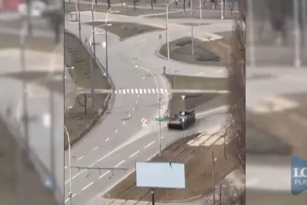 Video: militares rusos avanzan sobre territorio ucraniano