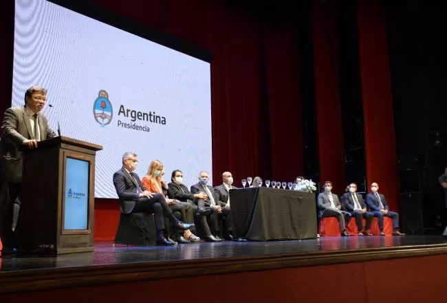 Acto oficial en el Teatro Mercedes Sosa.