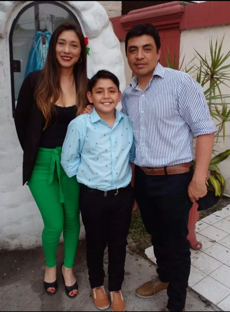   Luis Alejandro Ruiz y su familia.