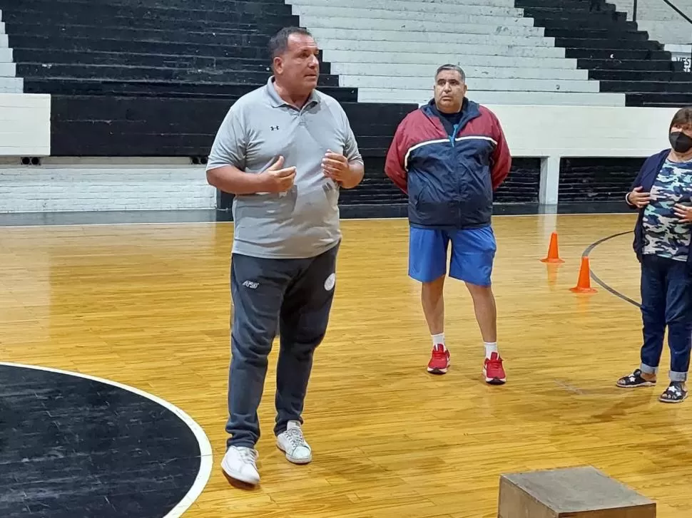 POR LA REMONTADA. “Francis” confía en que volverán a las victorias. 