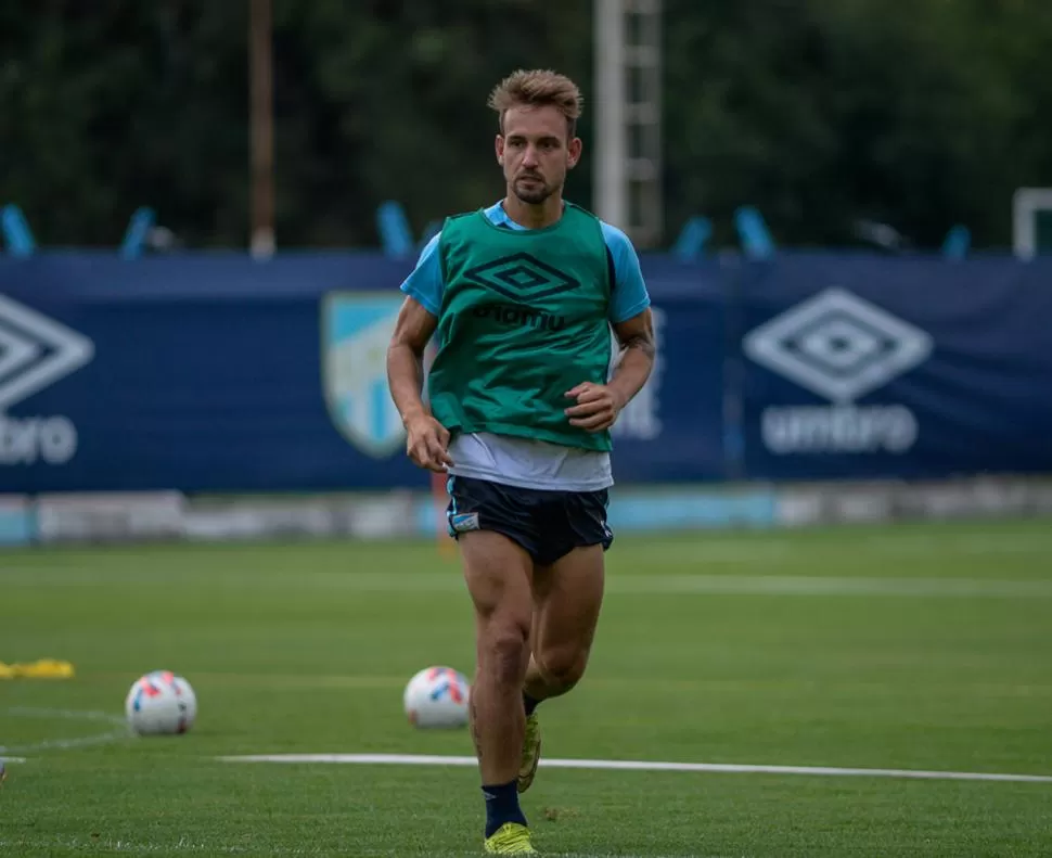 ESENCIAL. Gil Romero pudo sumar más entrenamientos y formó parte del equipo titular ante Unión, en Santa Fe. El esquema no lo acompañó, pero el mediocampista está convencido del grupo que se armó. 