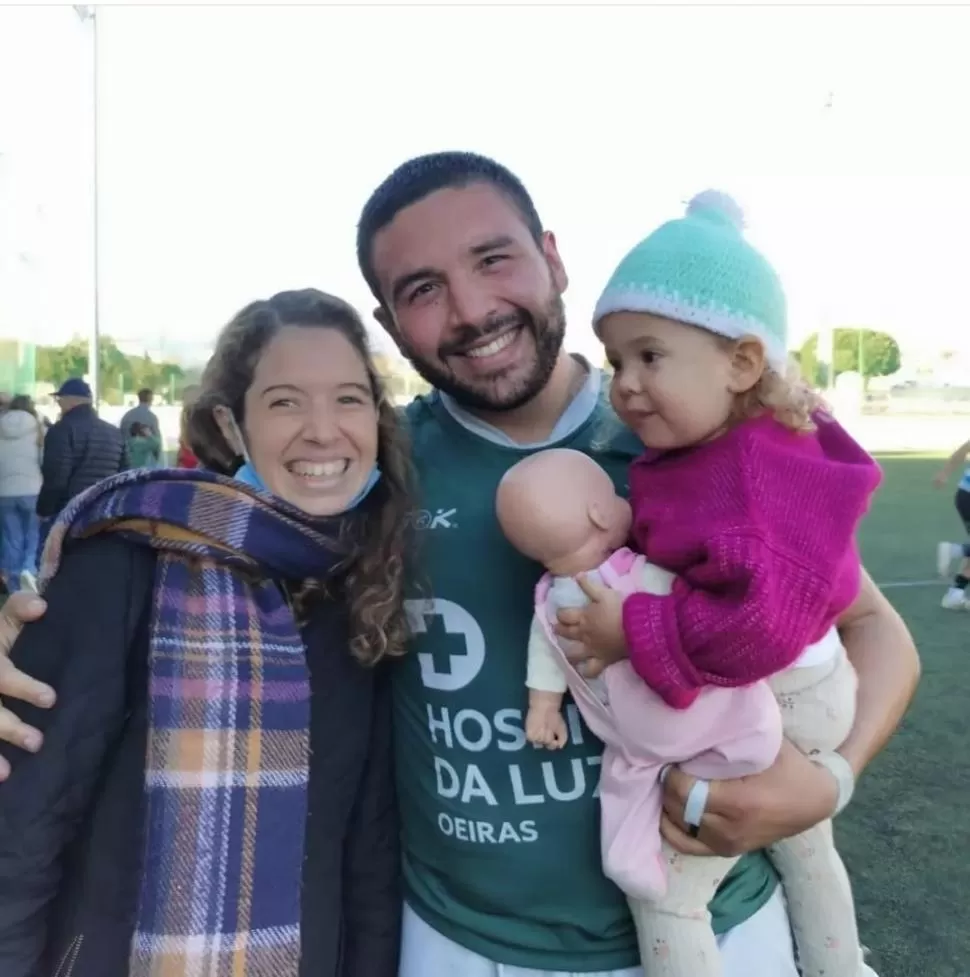 EN FAMILIA. Noguera Paz llegó a Portugal junto a su esposa, María Laura, y su pequeña hija Amparo, nacida en Inglaterra. 