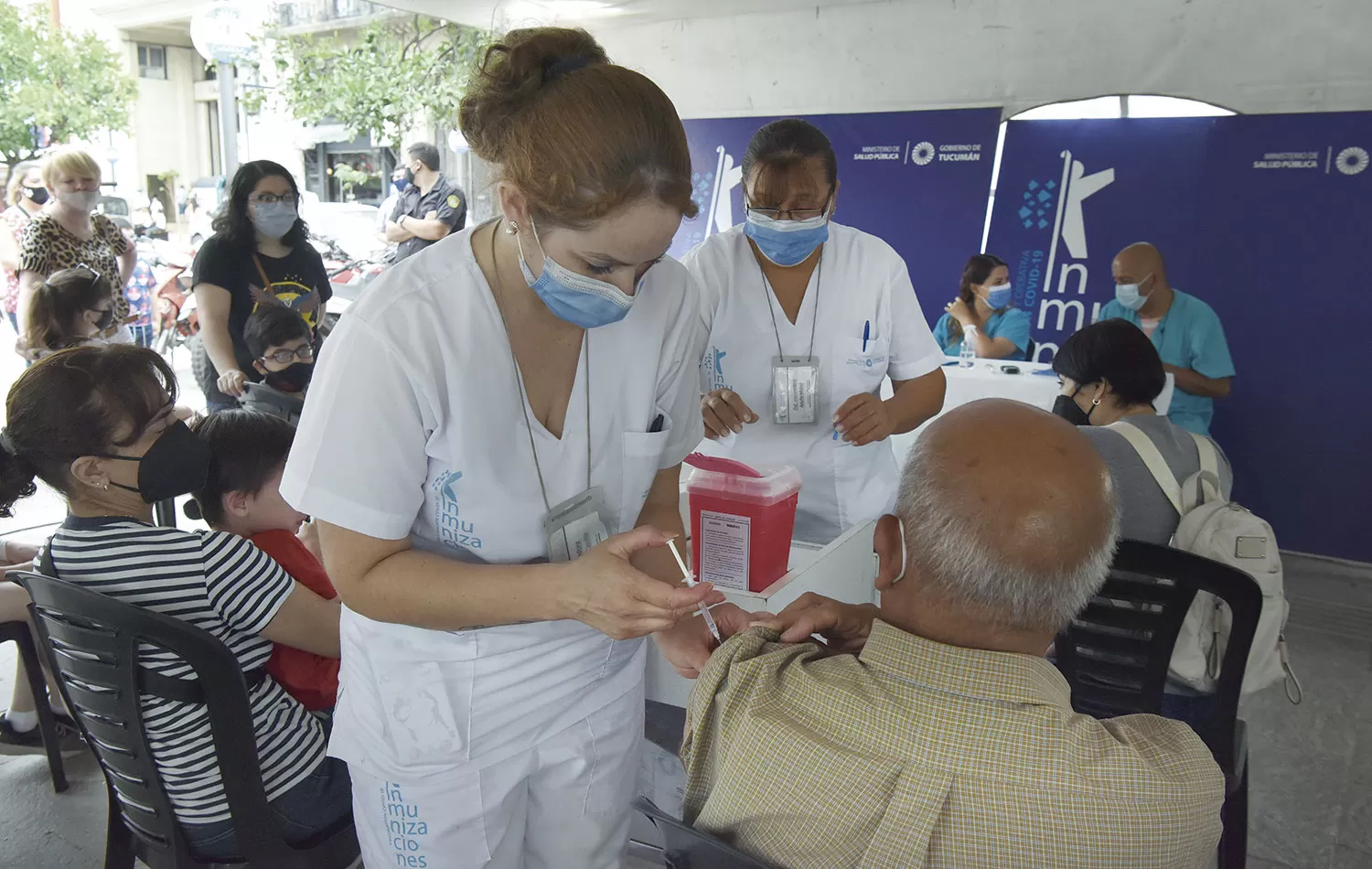 CAMPAÑA POSITIVA. La vacuna ayudó a controlar al coronavirus. 