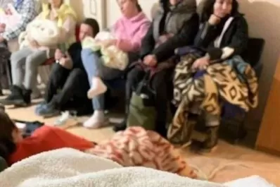 Una mujer dio a luz en un refugio en Kiev