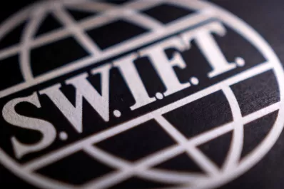 Por la invasión a Ucrania, potencias occidentales acordaron la exclusión de bancos rusos del SWIFT