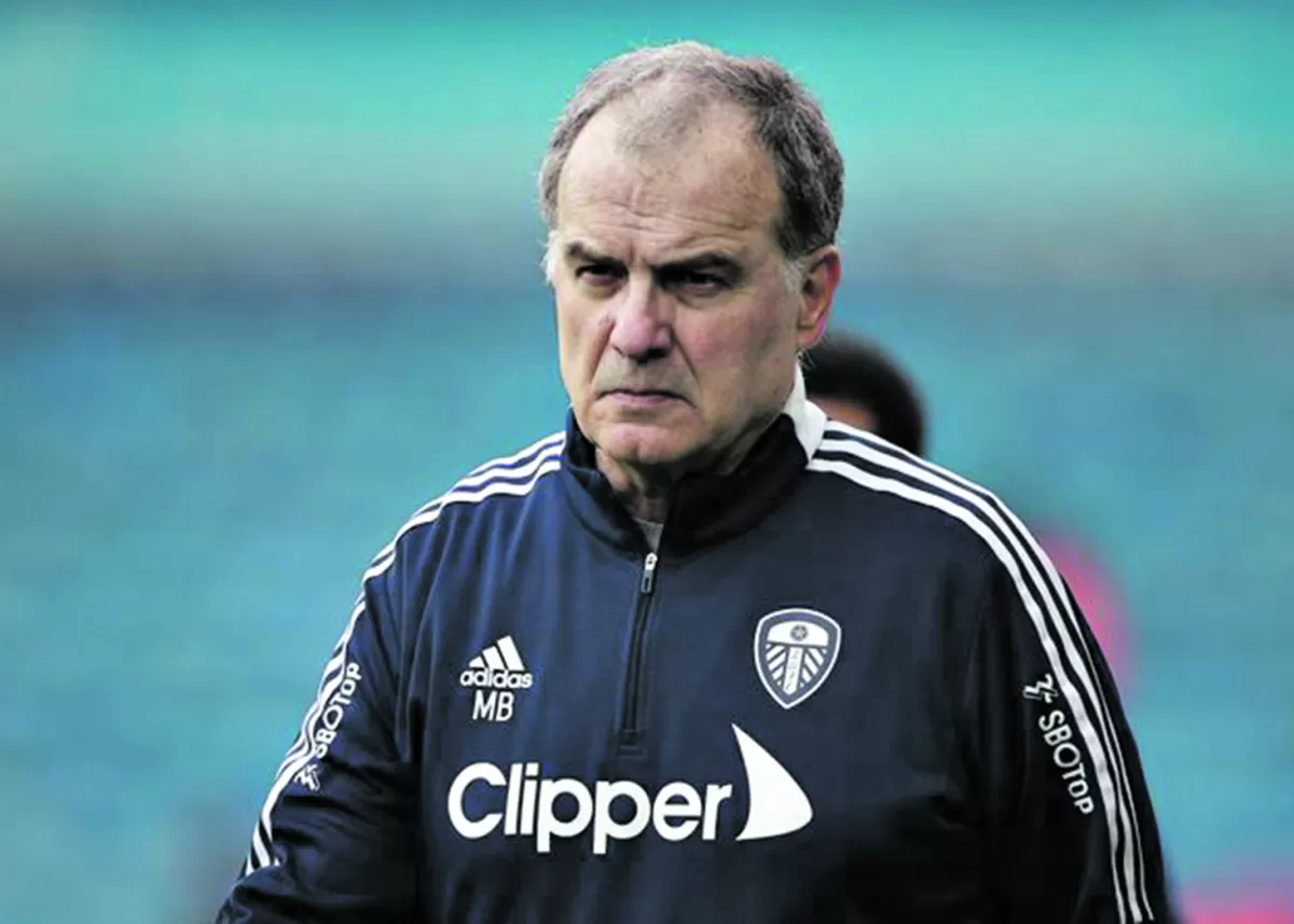 Bielsa, un “loco” que dejó una huella imborrable en Leeds