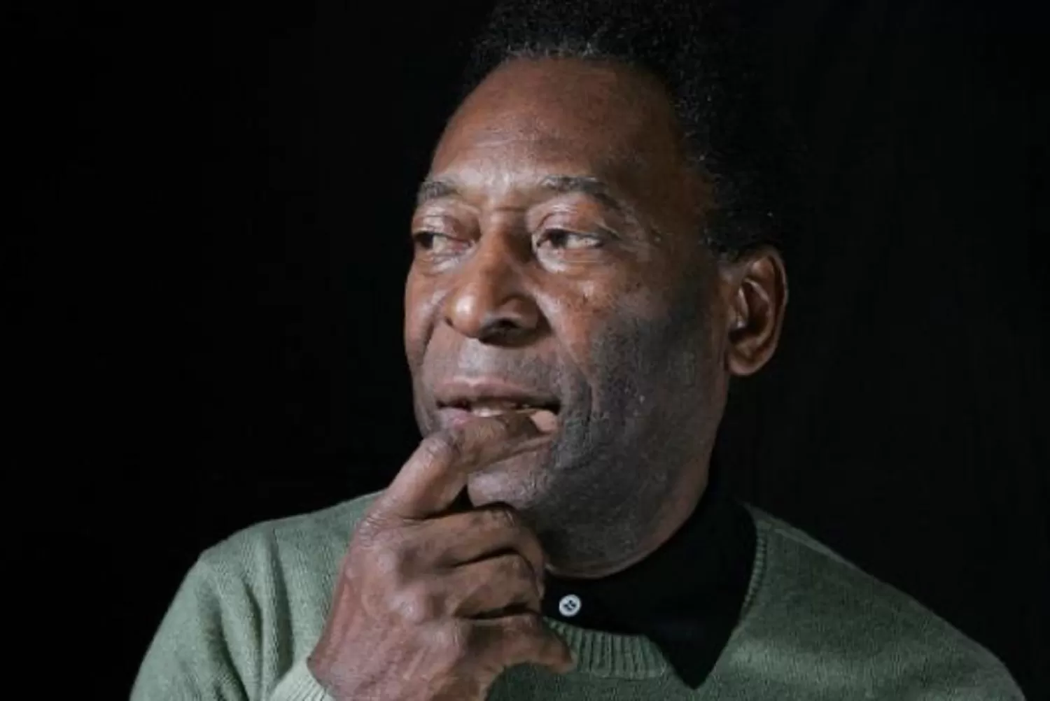 Pelé abandona el hospital tras una infección urinaria