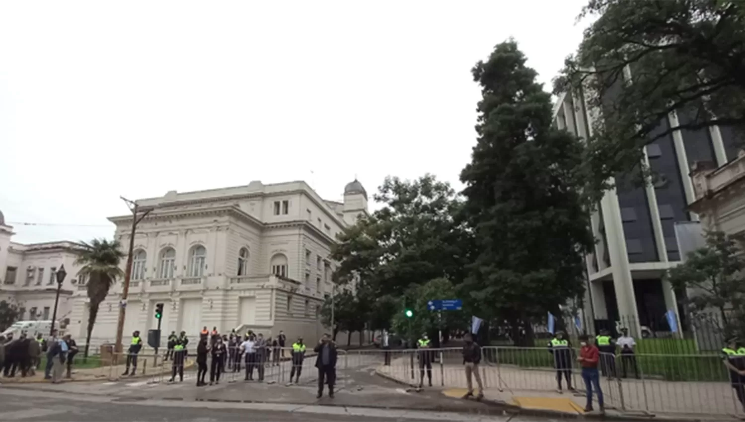 GRIS. El cielo se mantendrá nublado durante buena parte de la jornada en la capital.
