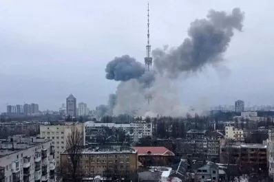 Rusia bombardea la torre de TV de Kiev y pide a los ciudadanos que abandonen sus casas