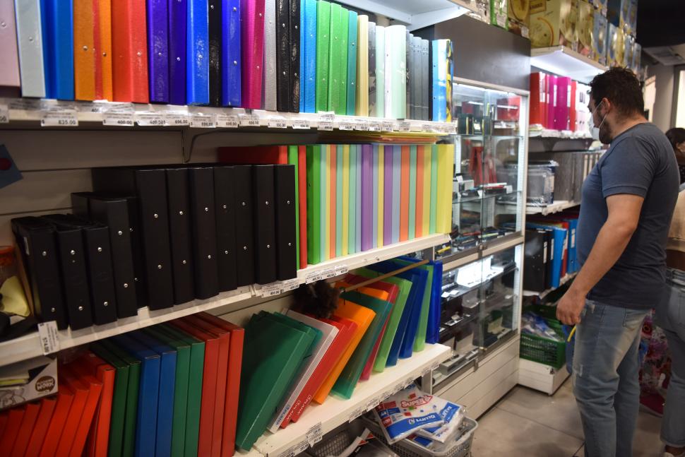 PRECIOS. Se gastó entre $ 5.000 y $ 10.000 en útiles escolares. 