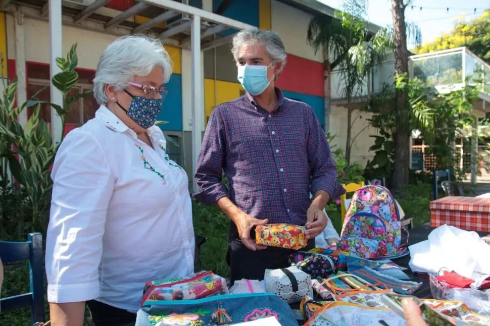 ÚTILES PARA IR A LA ESCUELA. Cartucheras, mochila y todo lo necesario se vende en el Ingenio Cultural. 