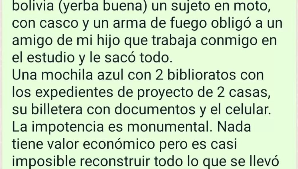 PEDIDO. Mediante sus redes sociales, la arquitecta Mariela Molineri pide que le devuelvan unos biblioratos casi imposibles de reconstruir