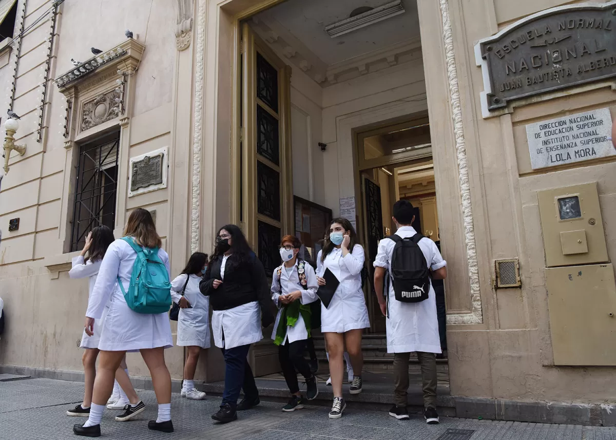 PRECAUCIONES. Los alumnos en la Escuela Normal destacaron que hubo estricto cuidado con los protocolos.