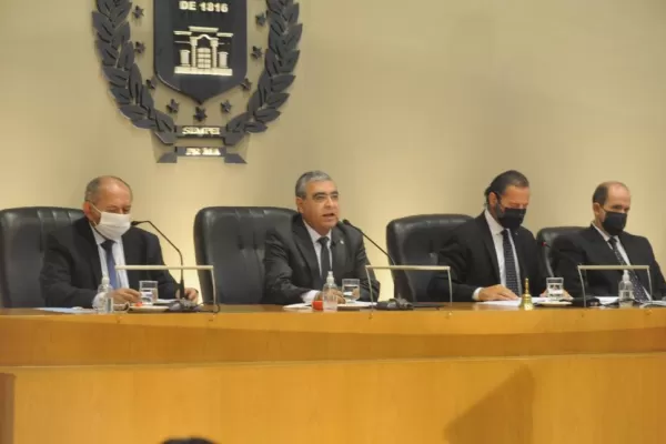 Alfaro: “quiero llevar a la capital al nuevo milenio”