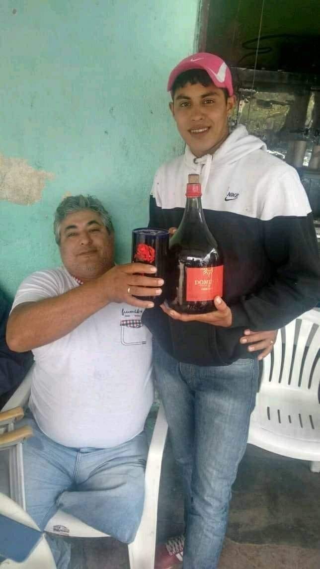 LAS VÍCTIMAS I. Luis “Chano” de la Vega y su hijo Walter en una de las últimas ocasiones en que fueron retratados juntos.