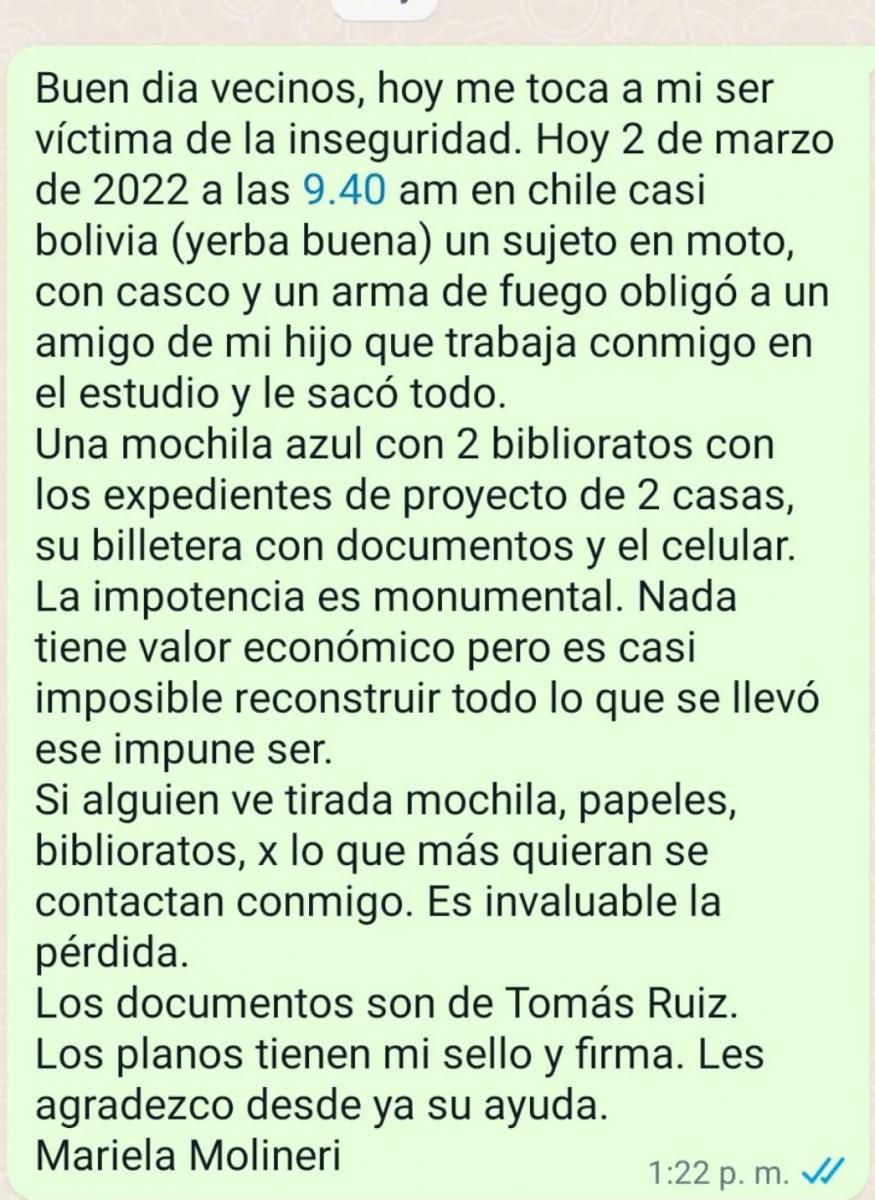 PEDIDO. Mediante sus redes sociales, la arquitecta Mariela Molineri pide que le devuelvan unos biblioratos casi imposibles de reconstruir