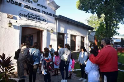 Vuelta a clases: en Yerba Buena hubo alegría tanto de padres como de chicos