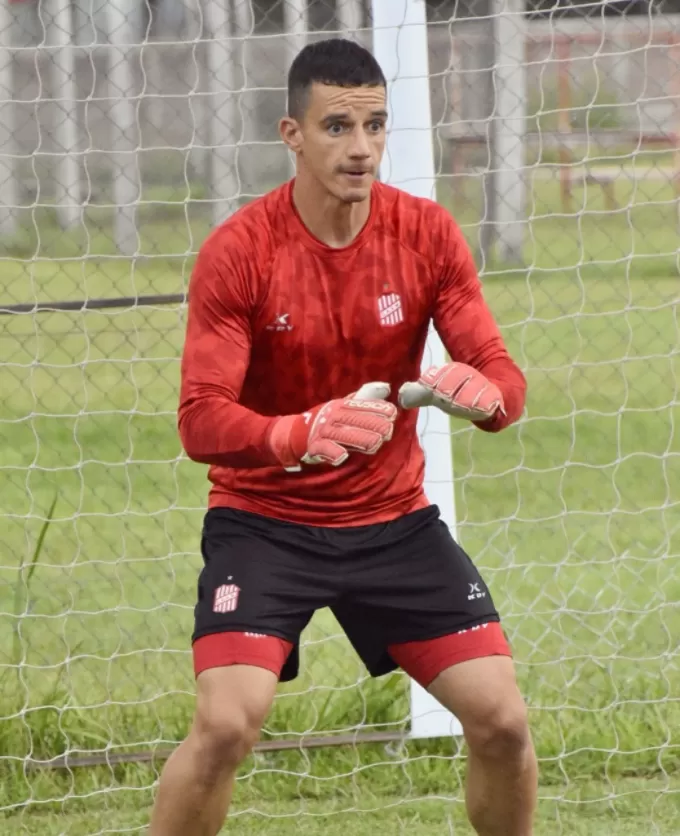 CONCENTRADO. Sand trabaja duro en los entrenamientos para corregir los goles en contra y asegura que devolverá el apoyo brindado dentro del campo de juego. @sandario1