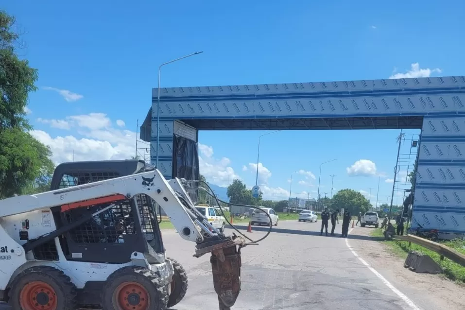 OBRAS PÚBLICAS EN LA ROTONDA DE SAN CAYETANO / PRENSA SMT