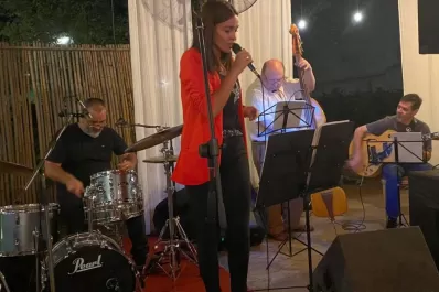 Grandes standards del jazz con voz de contralto