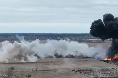 ¡Así mueren los ocupantes rusos!” celebraron los ucranianos al derribar un helicóptero