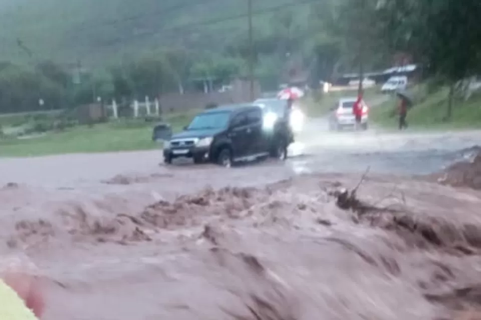 La tormenta causó estragos en Tafí del Valle y Mollar. Imágenes LGWhatsapp