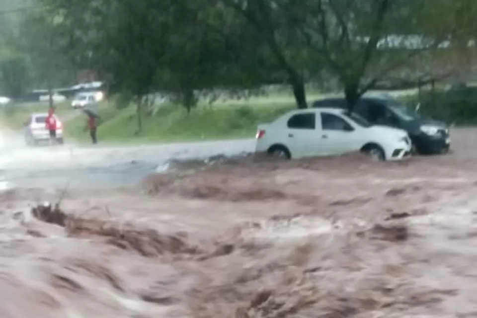 La tormenta causó estragos en Tafí del Valle y Mollar. Imágenes LGWhatsapp