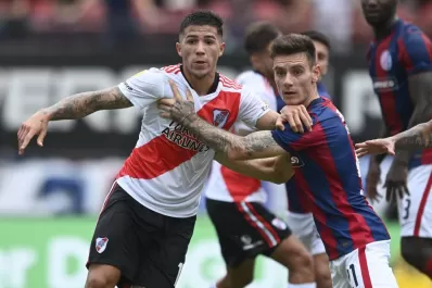 River ganó y llegó a la cima