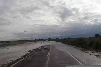 Debido a la tormenta se encuentra cortada la ruta nacional 40, cerca de las ruinas de Quilmes