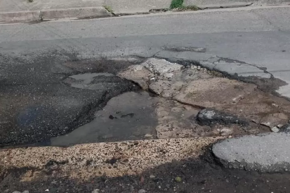 CALLES ROTAS EN TUCUMÁN / IMAGEN ILUSTRATIVA DE ARCHIVO