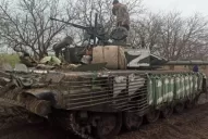 ¿Qué significan las letras “Z” o “V” pintadas en los tanques rusos que invadieron Ucrania?