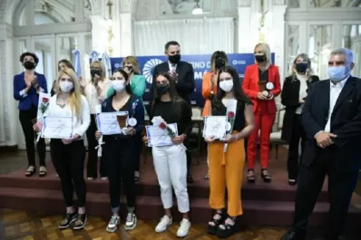 En la Casa de Gobierno, destacaron a tucumanas líderes del deporte