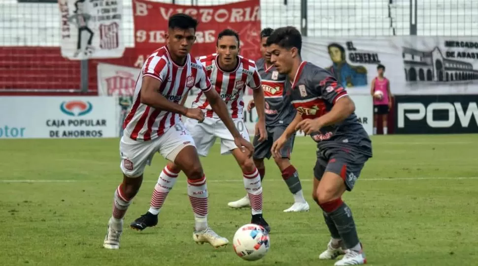 PICA EN PUNTA. Prokop fue el reemplazante de “Tino” Costa en las primeras dos fechas contra Temperley y Deportivo Morón. Todo indica que volverá al 11 titular. 