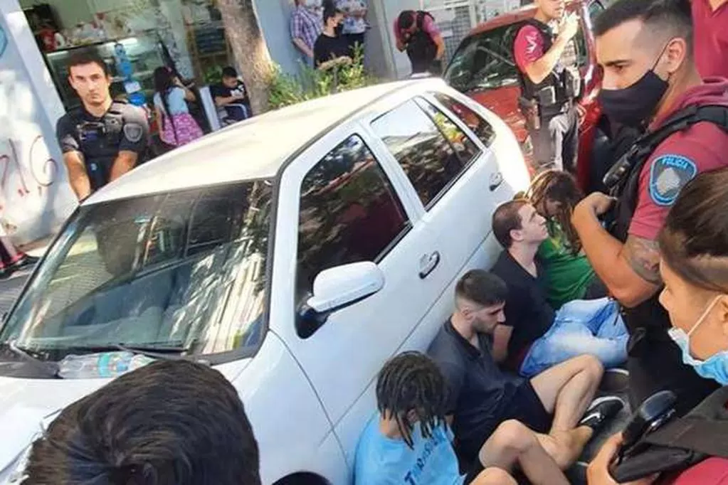 Los acusados de violar a una joven en Palermo al momento de su derención