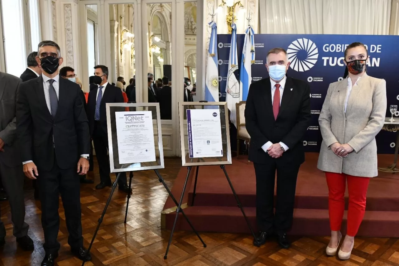 EN CASA DE GOBIERNO. Jaldo encabezó el acto en el Salón Blanco. Foto: Prensa Gobernación