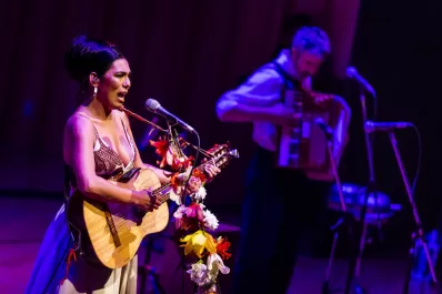 Las cantantes hacen suya La Trasnochada en Tafí Viejo