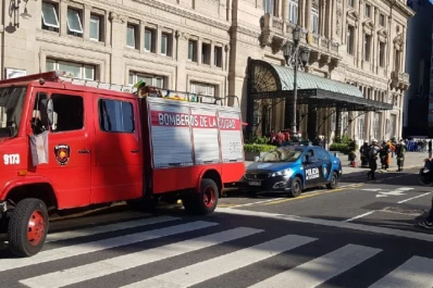 Pánico en el Teatro Colón: se activaron las alarmas de incendio y evacuaron al personal